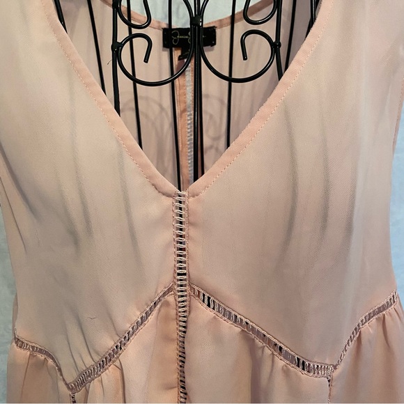 Jessica Simpson sleeveless pink swing tank top, tiered , V neck, size small. - Picture 3 of 6